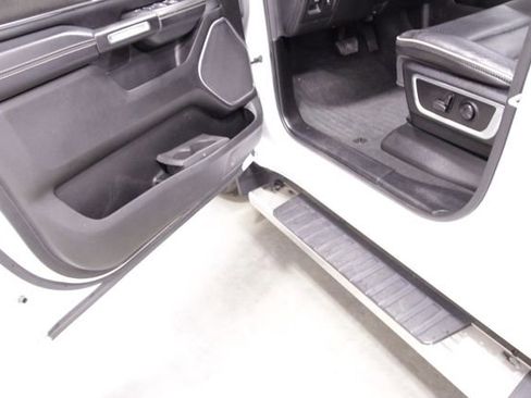 Used 2023 RAM 1500 Laramie image 17