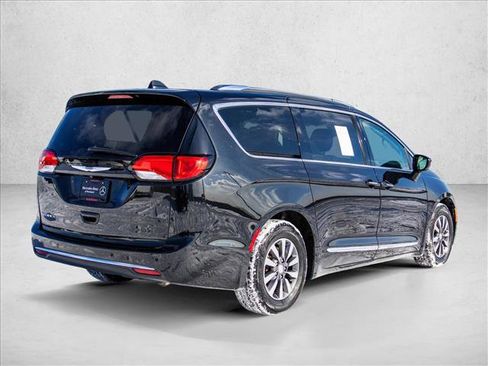 Used 2019 Chrysler Pacifica Touring-L Plus image 5