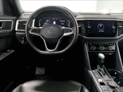 Used 2023 Volkswagen Atlas Cross Sport SE w/ Panoramic Sunroof Package AWD/4WD image 12