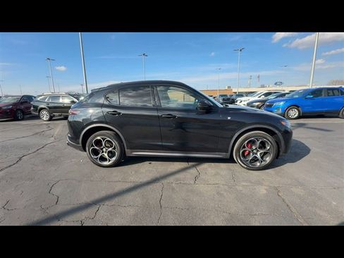 Used 2024 Alfa Romeo Stelvio Ti image 9