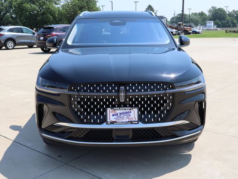 Used 2024 Lincoln Nautilus Reserve w/ Equipment Group 202A image 3