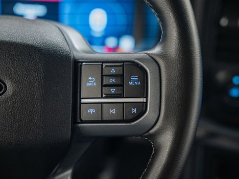 Certified 2025 Ford F150 Lariat w/ Equipment Group 502A High image 36