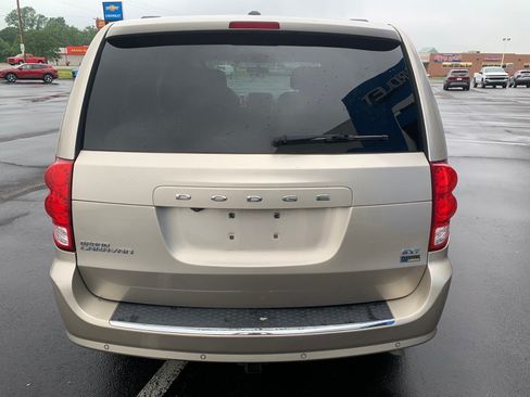 Used 2015 Dodge Grand Caravan SXT w/ Rear Park Assist Package FWD image 3