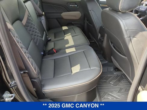 Used 2025 GMC Canyon Denali AWD/4WD image 21