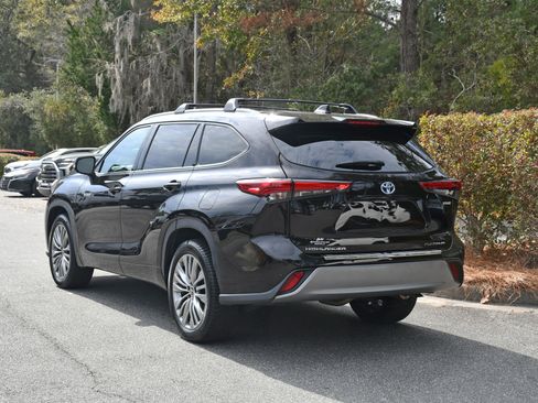 Certified 2021 Toyota Highlander Platinum image 3