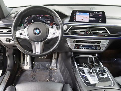 Used 2020 BMW 750i xDrive w/ Executive Package image 15