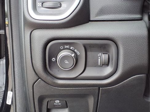 Used 2024 RAM 1500 Laramie AWD/4WD image 17