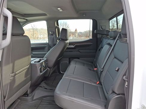 Used 2023 GMC Sierra 1500 SLT w/ SLT Convenience Package image 12