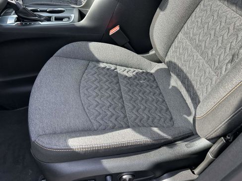 Used 2024 Chevrolet Equinox LT FWD image 19