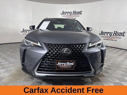 Used 2021 Lexus UX 200 image 3