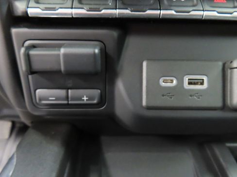 Used 2020 GMC Sierra 1500 SLT w/ SLT Premium Plus Package image 63