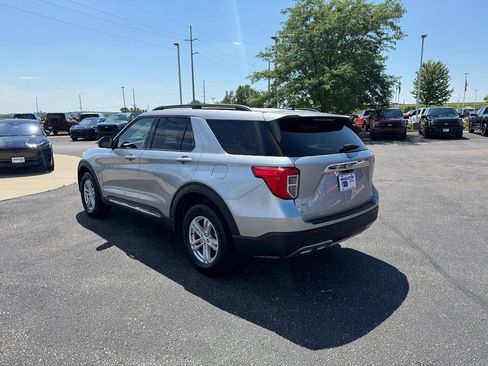 Used 2024 Ford Explorer XLT w/ Equipment Group 202A AWD/4WD image 5