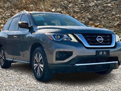 Used 2020 Nissan Pathfinder S image 9