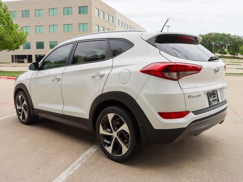 Used 2016 Hyundai Tucson Sport image 5