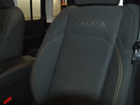 Used 2024 Jeep Wrangler Unlimited Sahara w/ Dual Top Group image 36