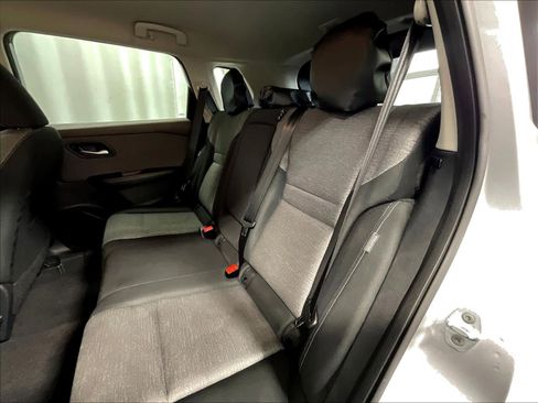 Certified 2022 Nissan Rogue SV image 15