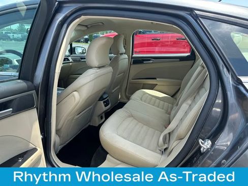 Used 2015 Ford Fusion SE FWD image 13