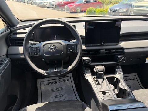 Used 2026 Toyota RAV4 SE AWD/4WD image 22