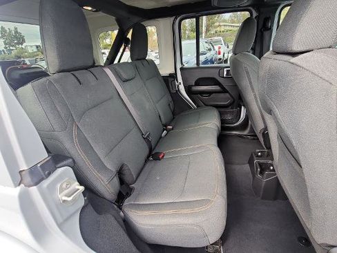 Used 2024 Jeep Wrangler Unlimited Sahara image 25