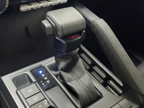 Certified 2025 Toyota Tacoma TRD Sport AWD/4WD image 32