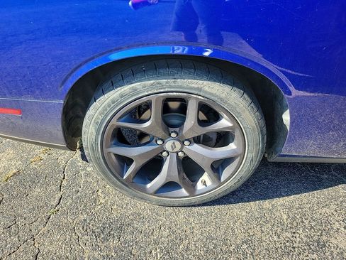 Used 2019 Dodge Challenger SXT w/ Plus Package RWD image 5