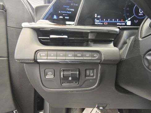 Used 2023 Cadillac Escalade Sport Platinum w/ LPO, ONYX Package AWD/4WD image 40