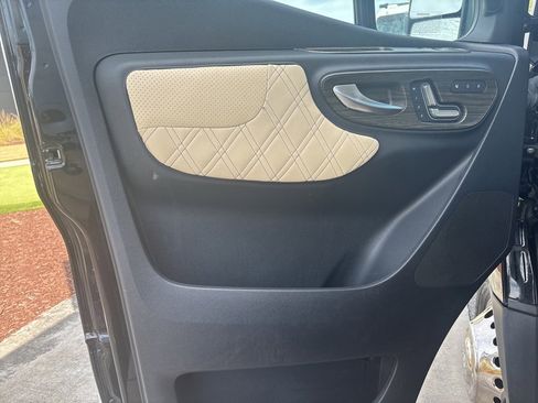 Used 2024 Mercedes-Benz Sprinter 3500 image 61