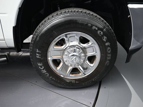 Used 2024 RAM 2500 Tradesman w/ Chrome Appearance Group AWD/4WD image 9