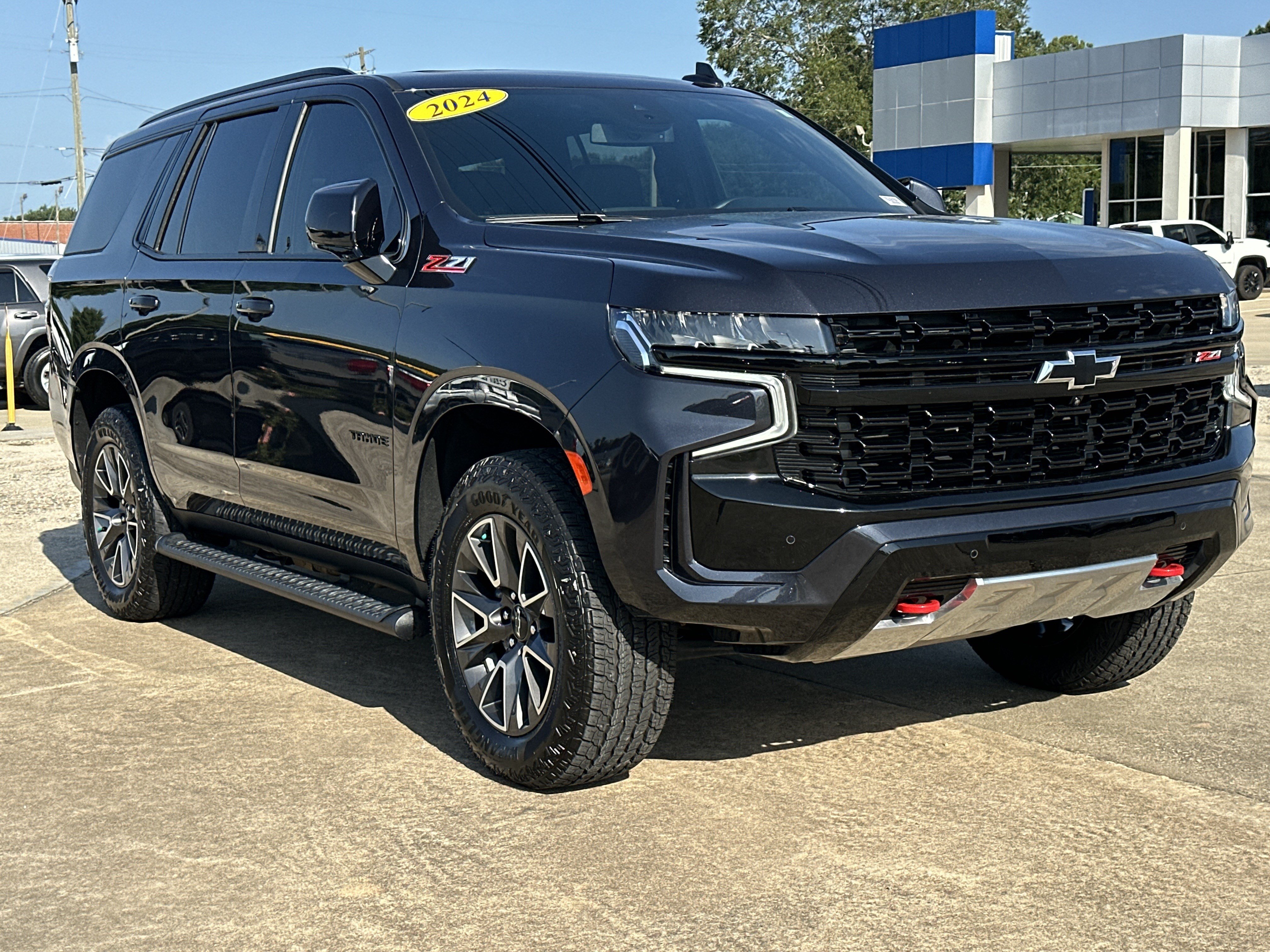 Certified 2024 Chevrolet Tahoe Z71 w/ Luxury Package AWD/4WD image 3