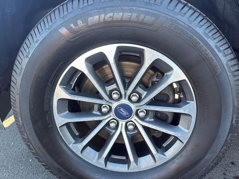 Used 2018 Ford F150 XLT w/ Equipment Group 302A Luxury AWD/4WD image 5