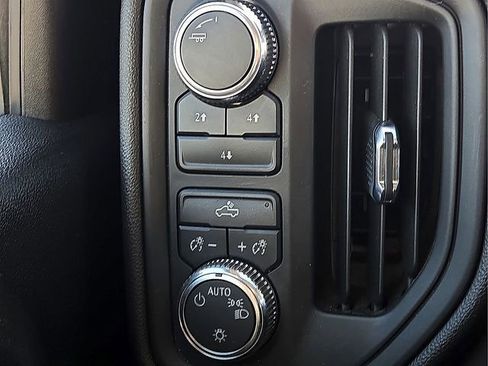 Used 2024 GMC Sierra 2500 Pro w/ Convenience Package image 27