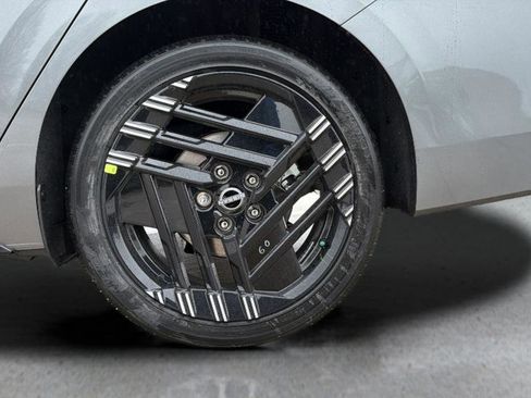 New 2026 Nissan Sentra SR w/ Floor Mat Package FWD image 15