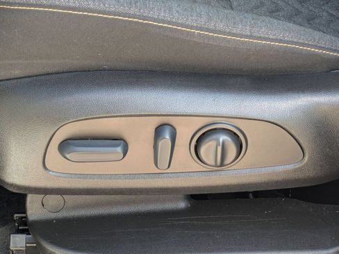 Used 2022 Chevrolet Equinox LT FWD image 22