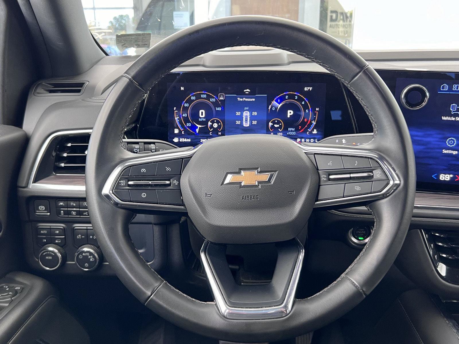 Used 2025 Chevrolet Tahoe LT AWD/4WD image 5