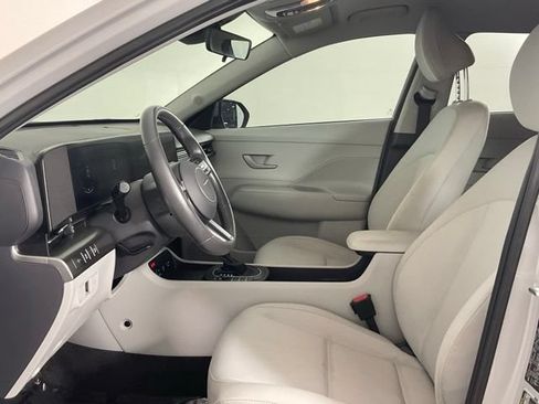 Used 2025 Hyundai Kona SEL FWD image 11