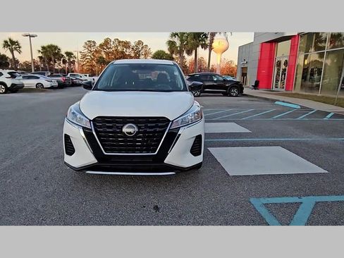 Used 2022 Nissan Kicks S image 21