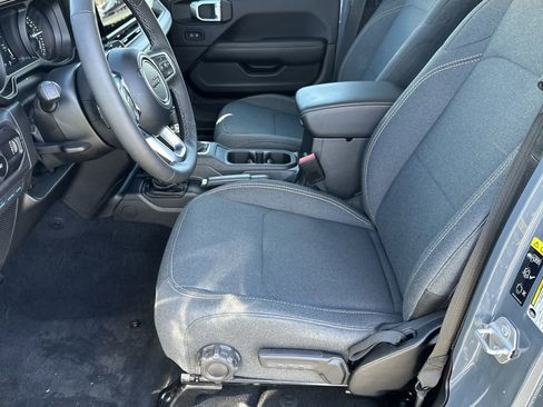 Certified 2025 Jeep Wrangler Unlimited Sahara image 14