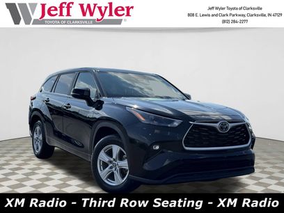 Used 2023 Toyota Highlander LE
