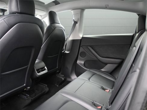 Used 2021 Tesla Model Y Long Range image 11