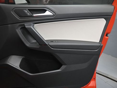 Used 2019 Volkswagen Tiguan SE FWD image 31