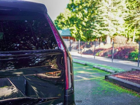 Used 2023 Cadillac Escalade ESV Sport Platinum image 95