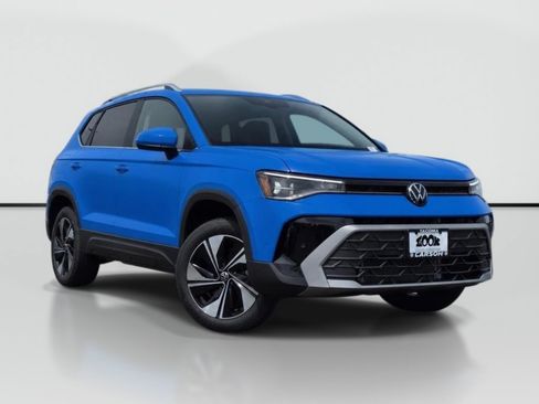 New 2026 Volkswagen Taos SE AWD/4WD image 1