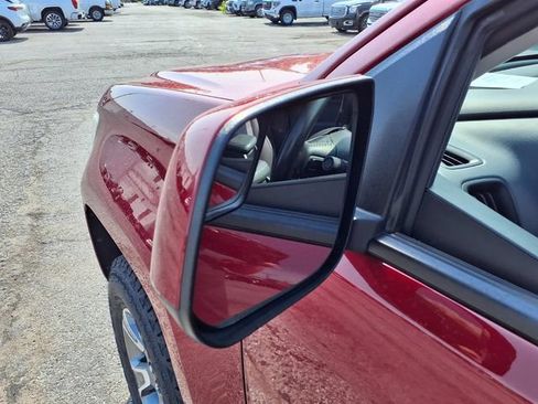 Used 2018 Chevrolet Colorado Z71 AWD/4WD image 16