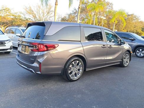 Certified 2025 Honda Odyssey Touring image 6
