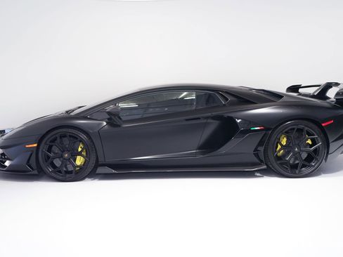 Used 2019 Lamborghini Aventador SVJ AWD/4WD image 5