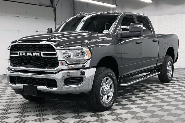 Used 2024 RAM 2500 Tradesman w/ Chrome Appearance Group AWD/4WD image 12