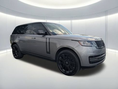 Used 2025 Land Rover Range Rover Long Wheelbase SE AWD/4WD image 7