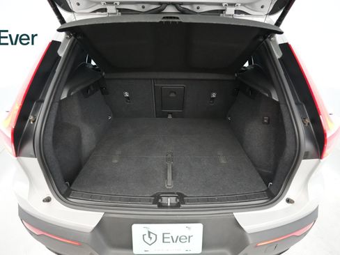 Used 2023 Volvo XC40 Recharge Plus AWD/4WD image 8