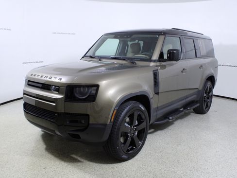 New 2026 Land Rover Defender 130 S image 4