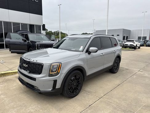 Used 2022 Kia Telluride SX w/ SX Prestige Package AWD/4WD image 2